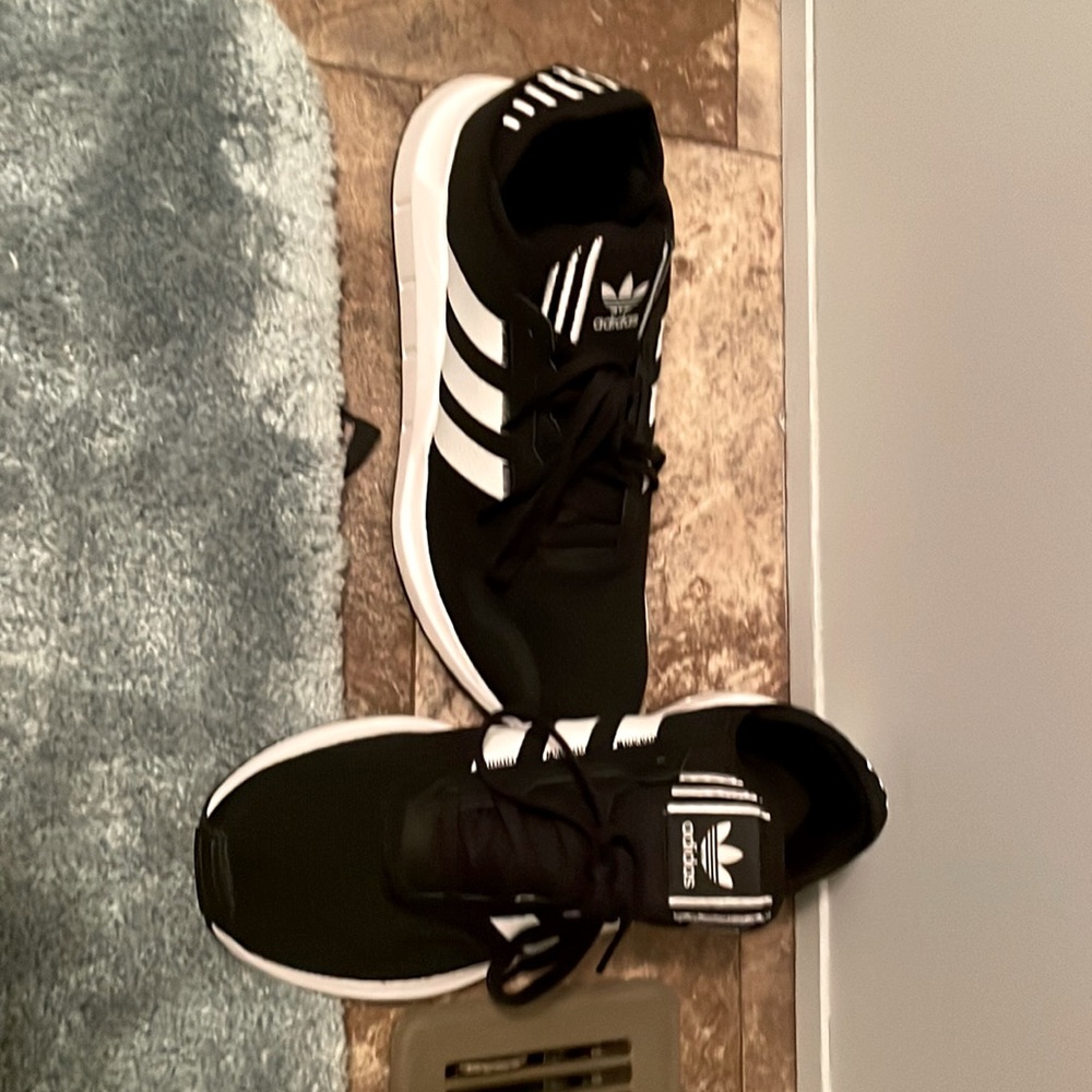 Adidas swift run shoes